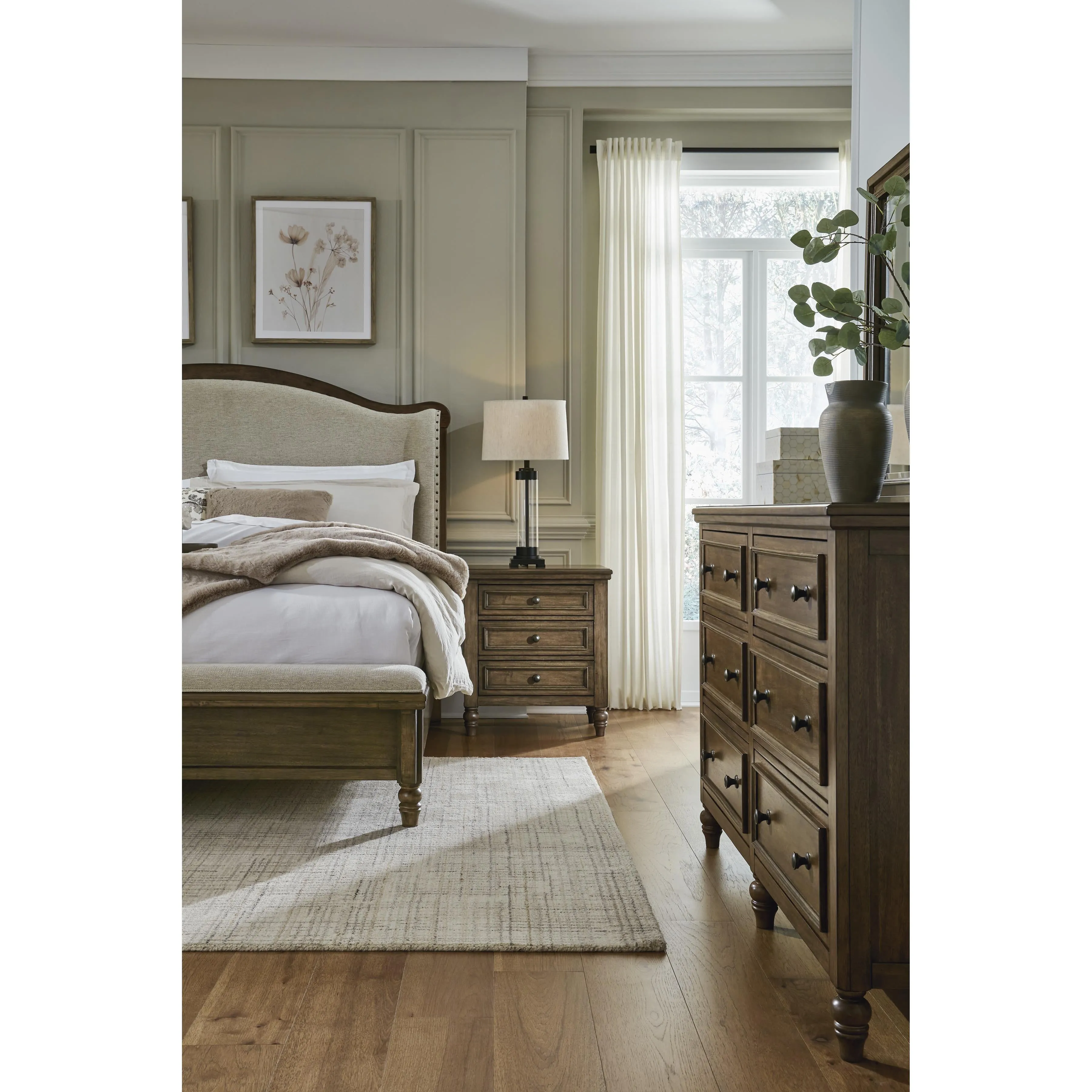 Benchcraft Sturlayne B787B2 Queen Upholstered Panel Bed