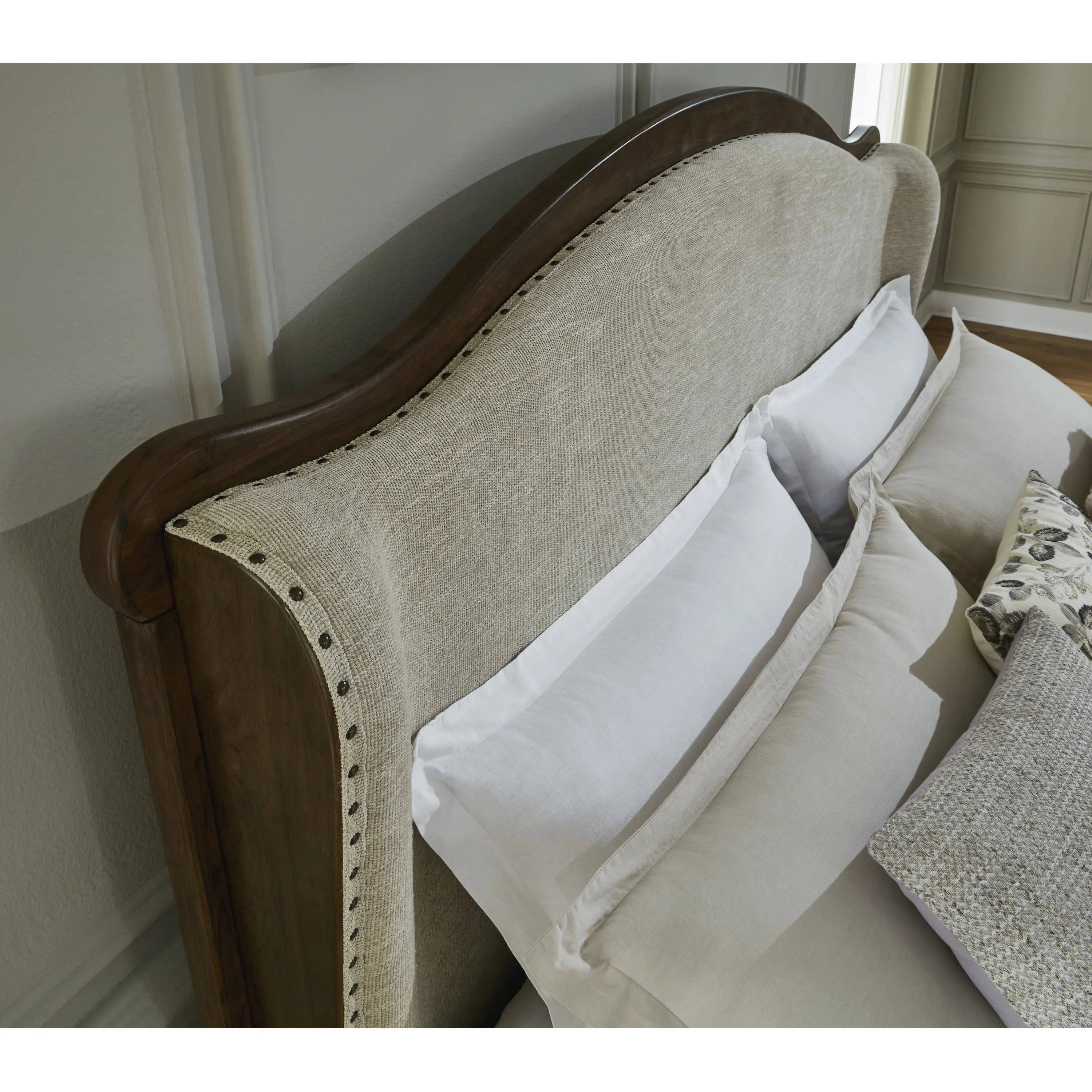 Benchcraft Sturlayne B787B2 Queen Upholstered Panel Bed