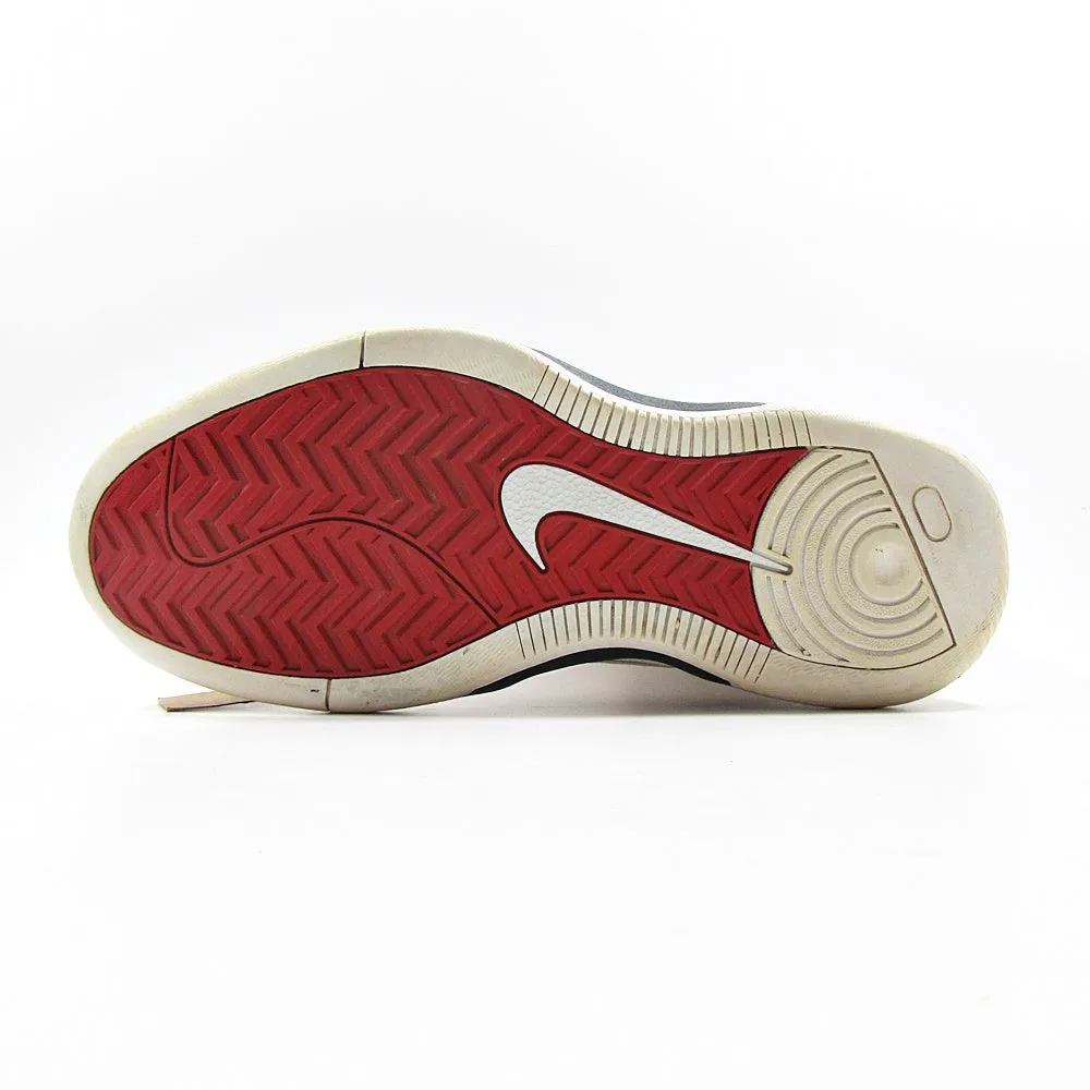 NIKE Fresh